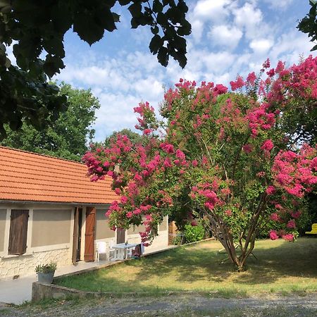 Pays-de-Belvès. Maison entre campagne et village. Esterno foto