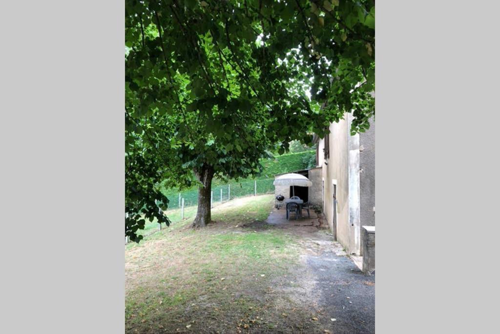 Pays-de-Belvès. Maison entre campagne et village. Esterno foto