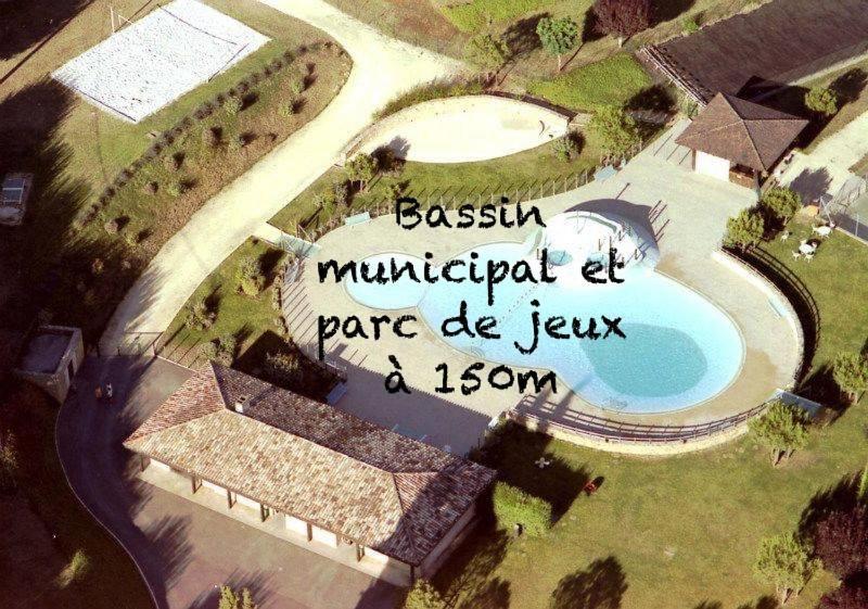 Pays-de-Belvès. Maison entre campagne et village. Esterno foto