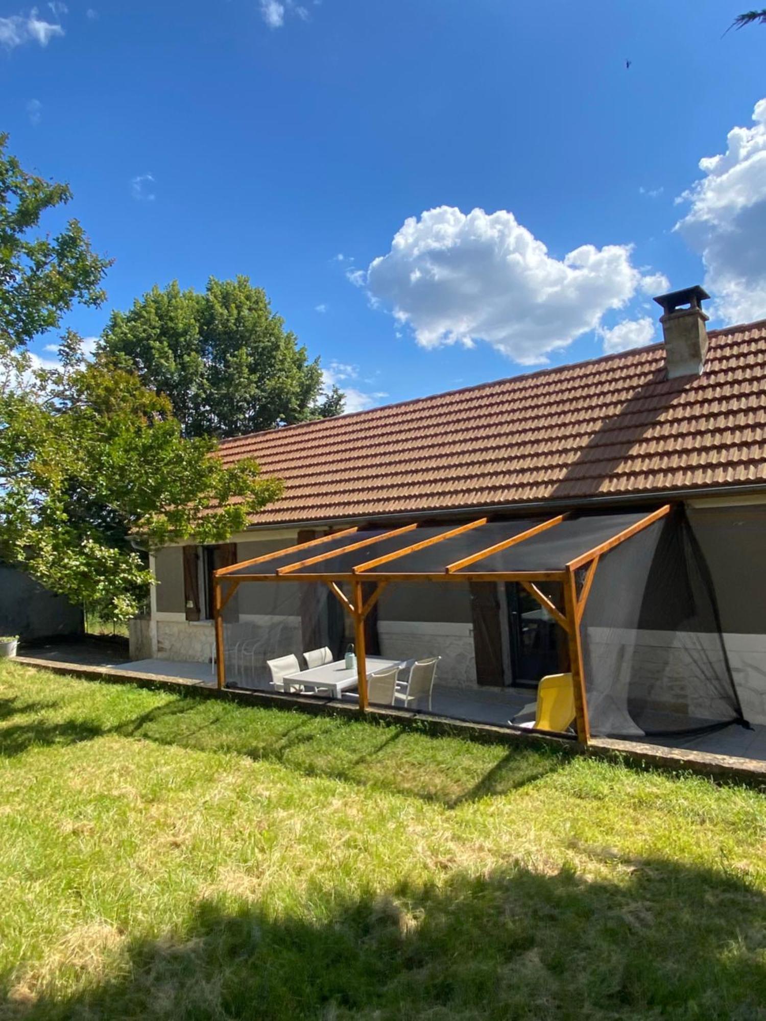 Pays-de-Belvès. Maison entre campagne et village. Esterno foto
